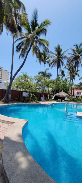 Departamento Familiar con Alberca Zona Dorada - Villa Serena